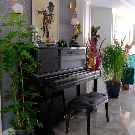 Mai Inci אנטליה