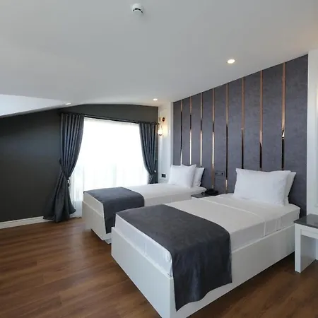 Mai Inci אנטליה