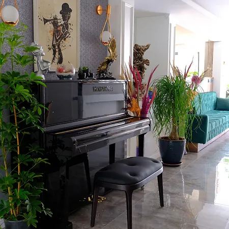 Mai Inci אנטליה